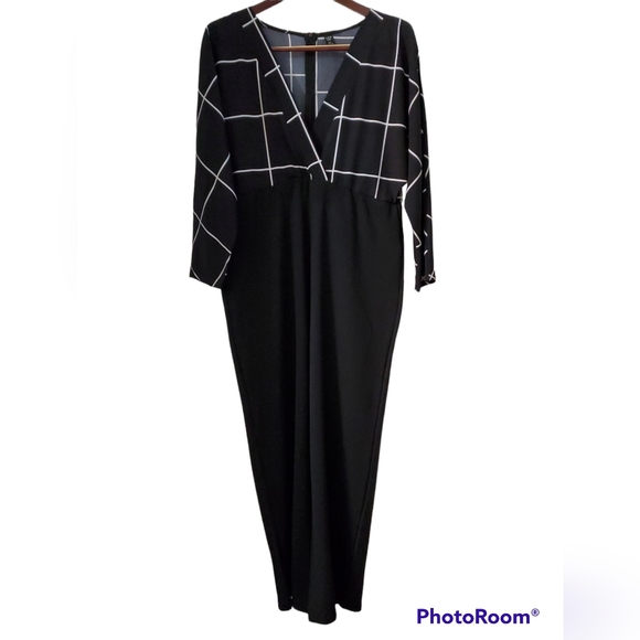 NWOT SHEIN Jumpsuit 3X Surplice Neck High Waist, Black and White Plus Size - Picture 1 of 8